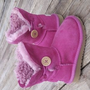 UGG TODDLER BOOTS - Great condition